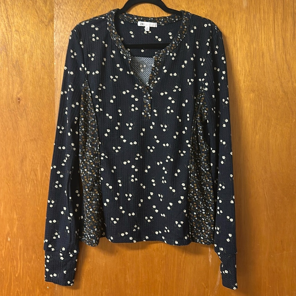 Cute floral long sleeved top